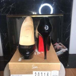 Christian Louboutin Bianca 140 Black Patent 38.5